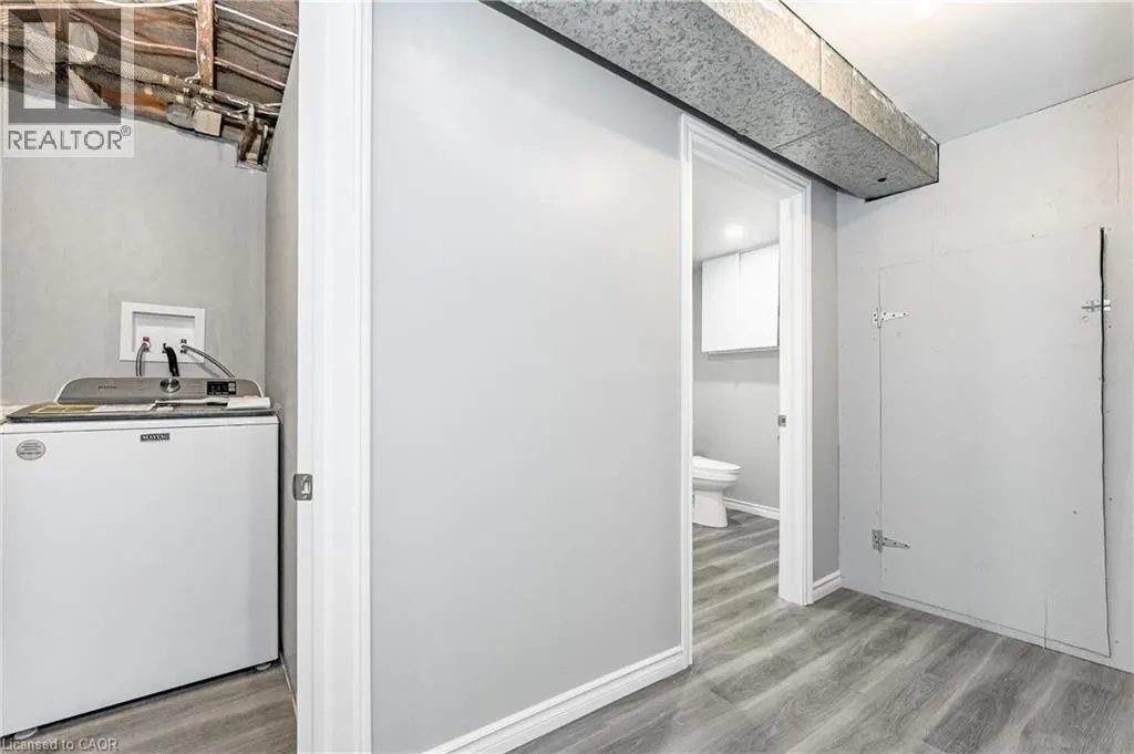 111 CHALMERS Street S