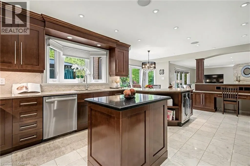 1213 BOWMAN Drive