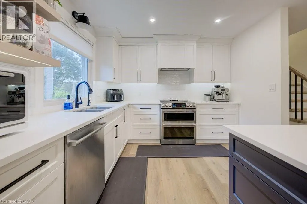 750 EDGAR Street W
