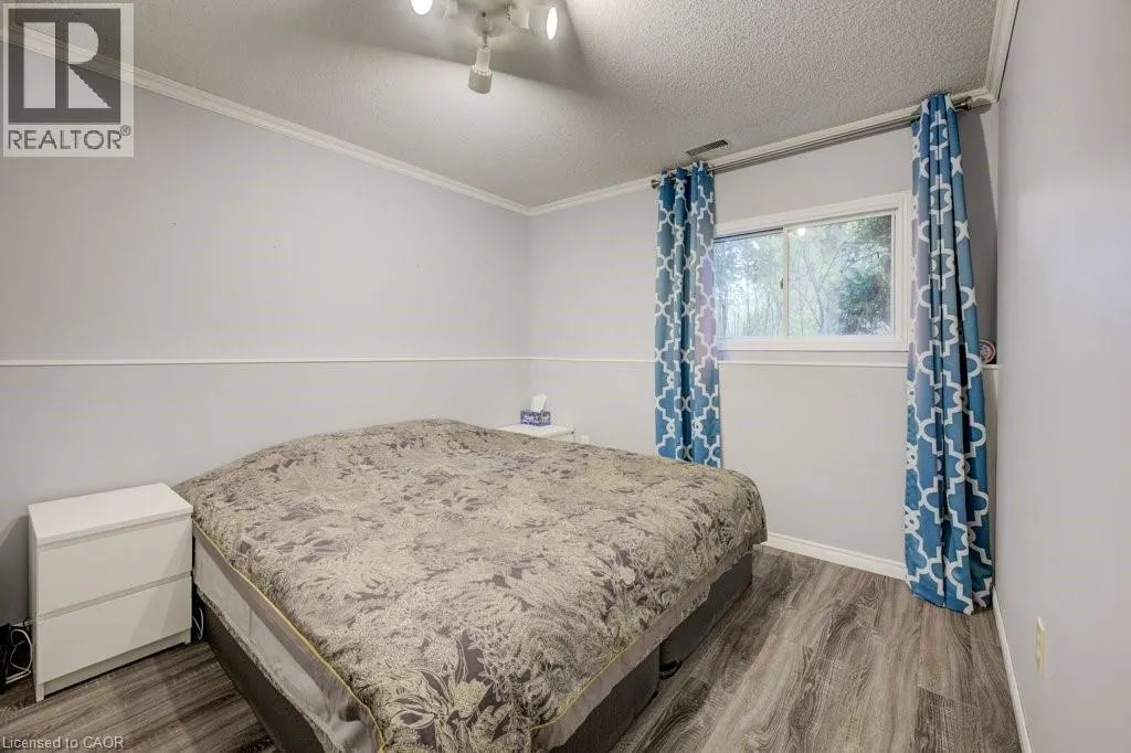 750 EDGAR Street W