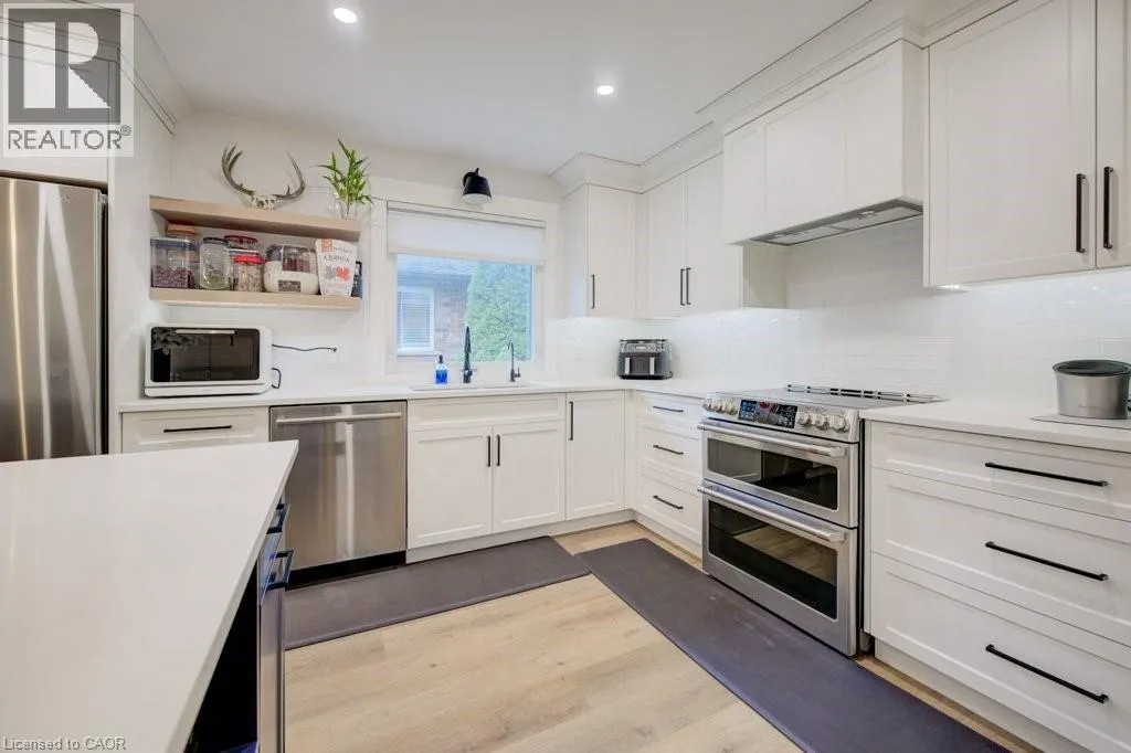 750 EDGAR Street W