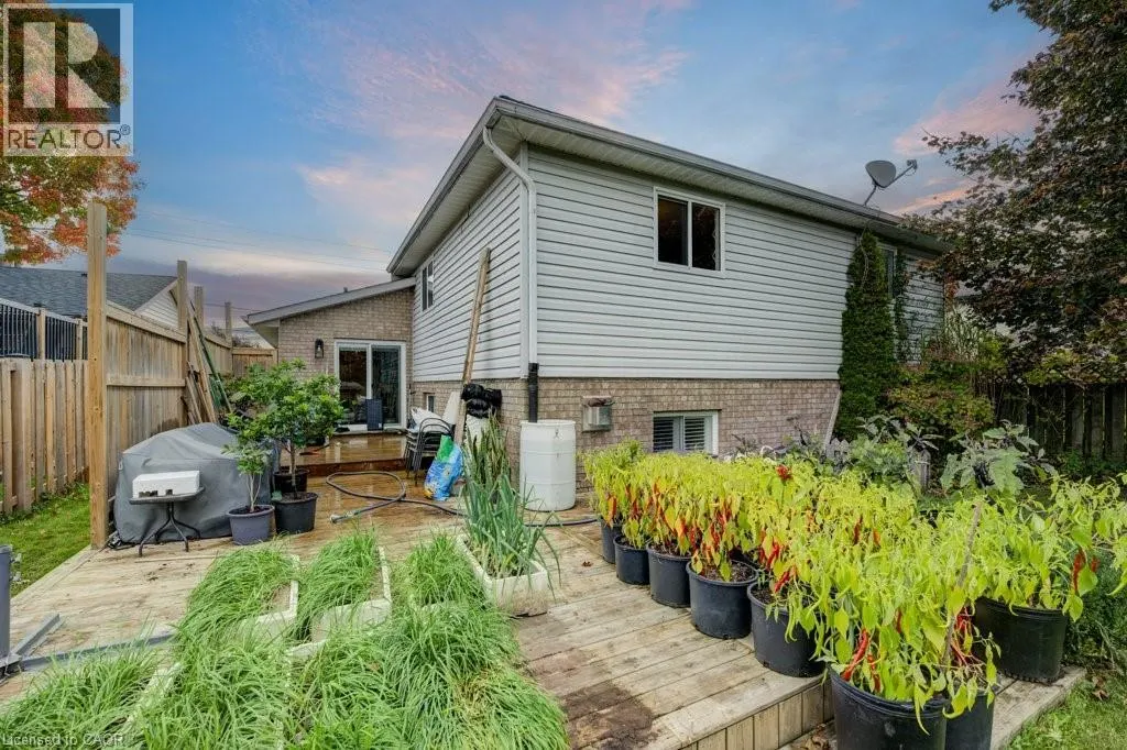 750 EDGAR Street W