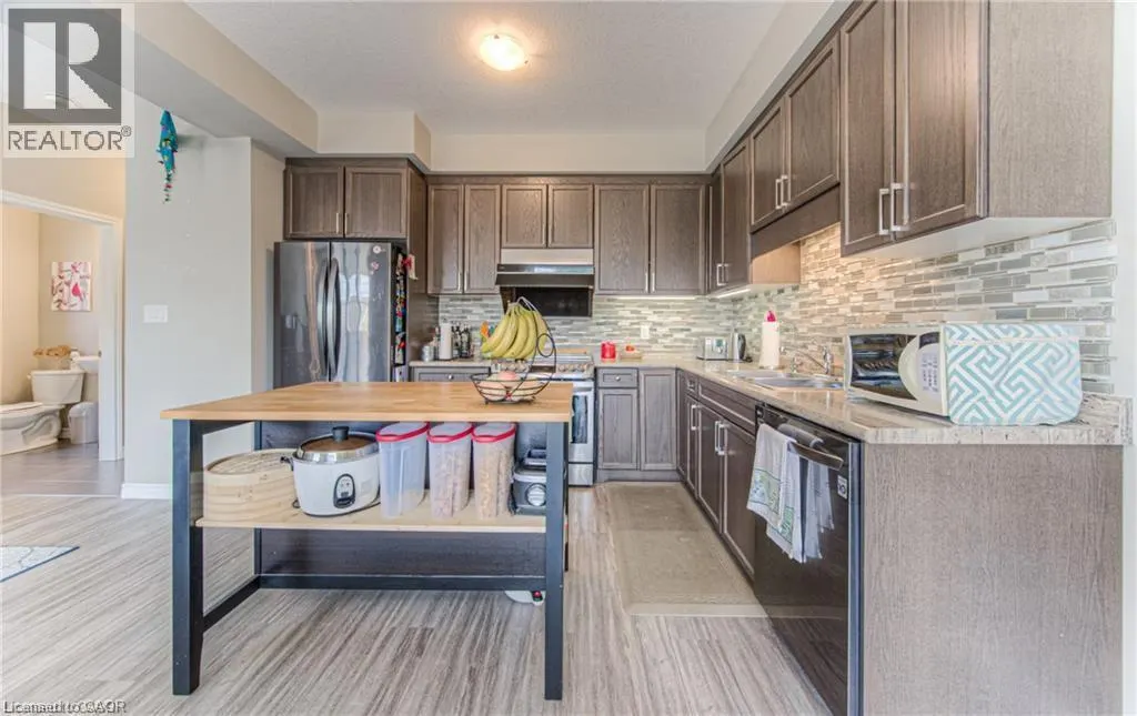 453 AVENS Street