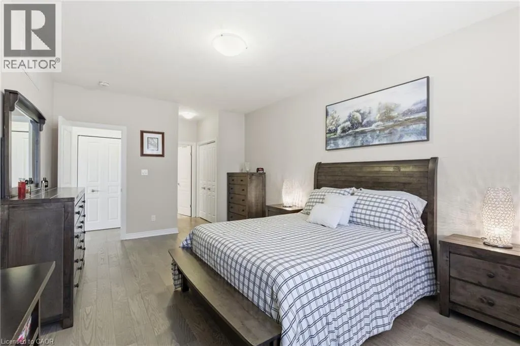 4 ELLIS Avenue
