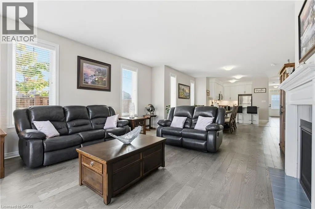 4 ELLIS Avenue