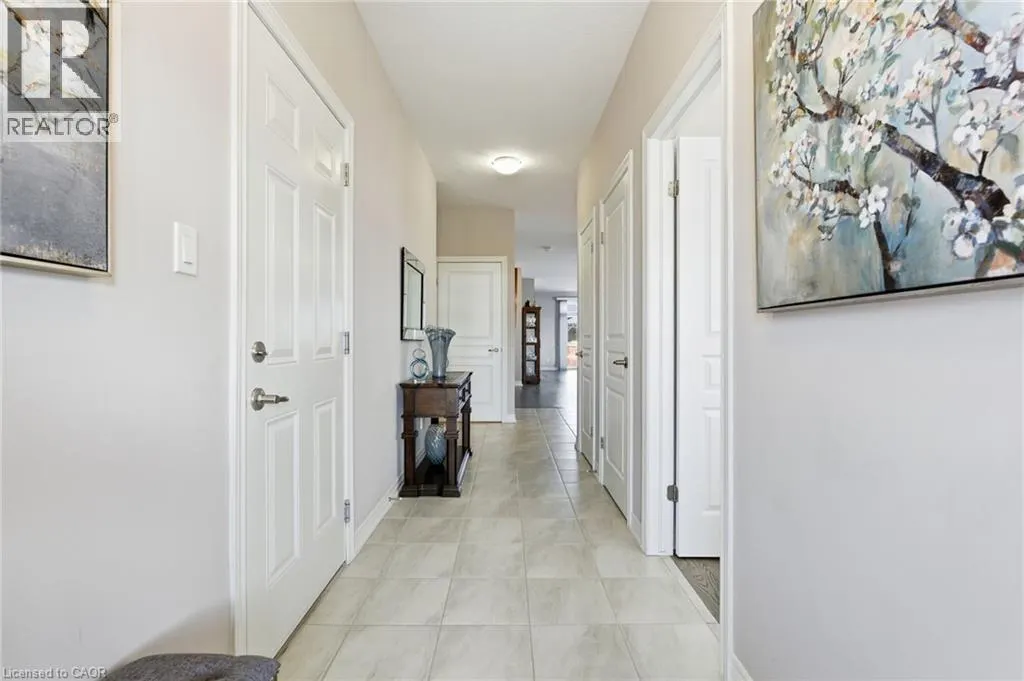 4 ELLIS Avenue