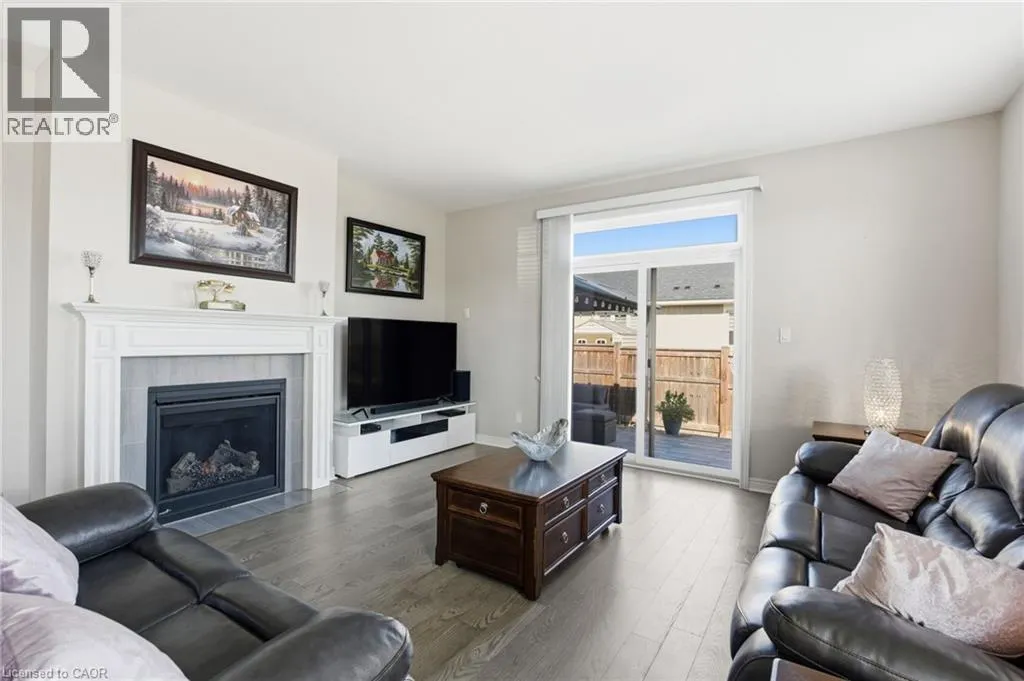 4 ELLIS Avenue