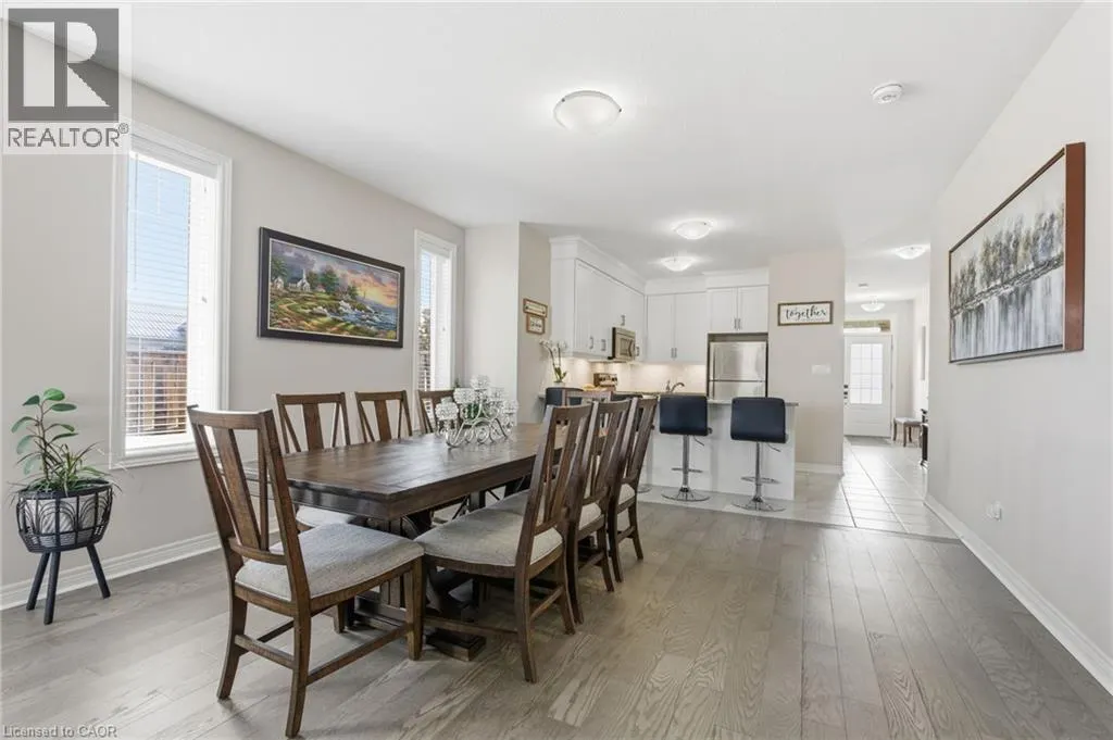 4 ELLIS Avenue