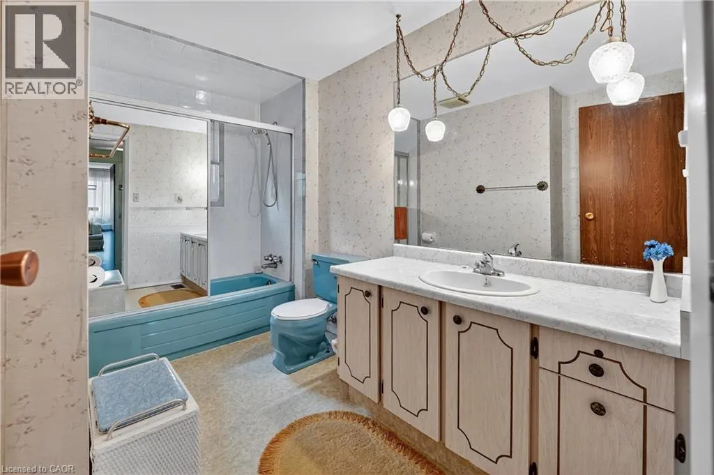 34 BOW VALLEY Drive Unit# 1, #1