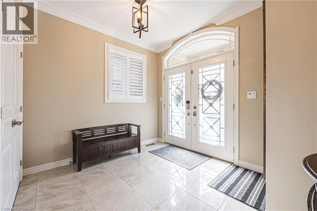 68 KINSMAN Drive