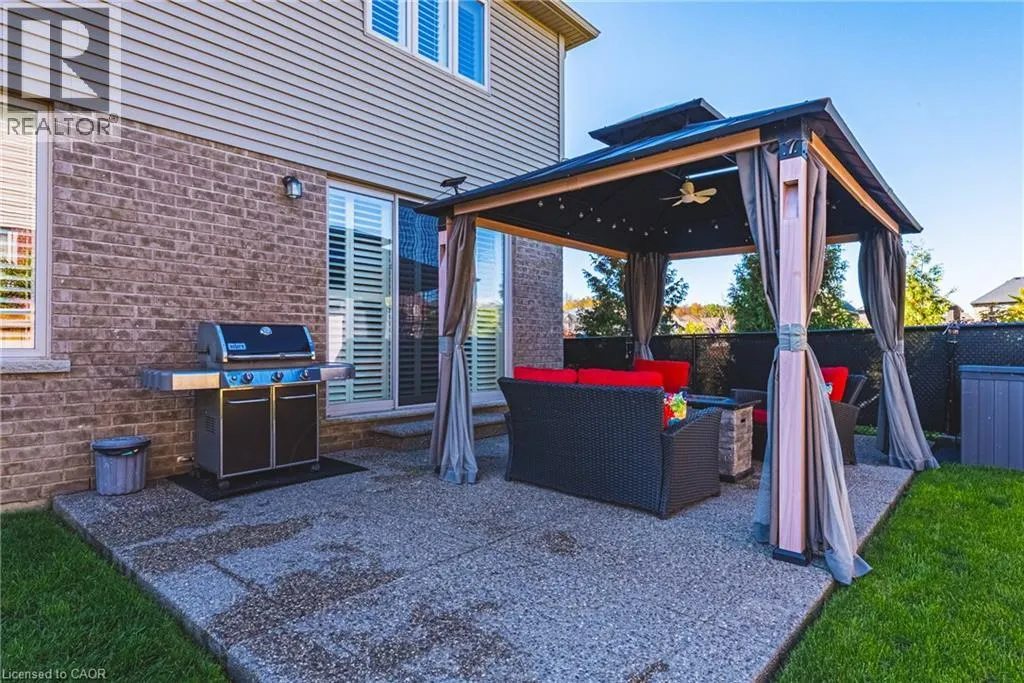 68 KINSMAN Drive