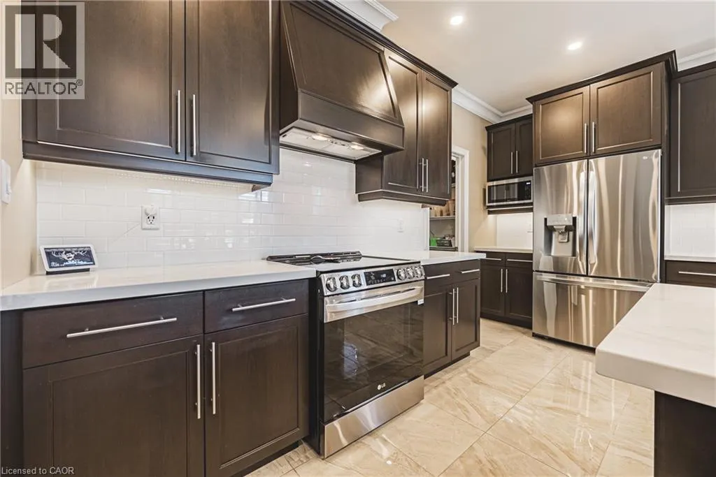 68 KINSMAN Drive