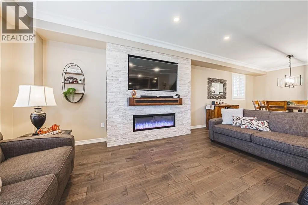 68 KINSMAN Drive