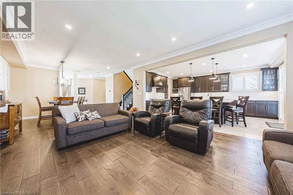 68 KINSMAN Drive