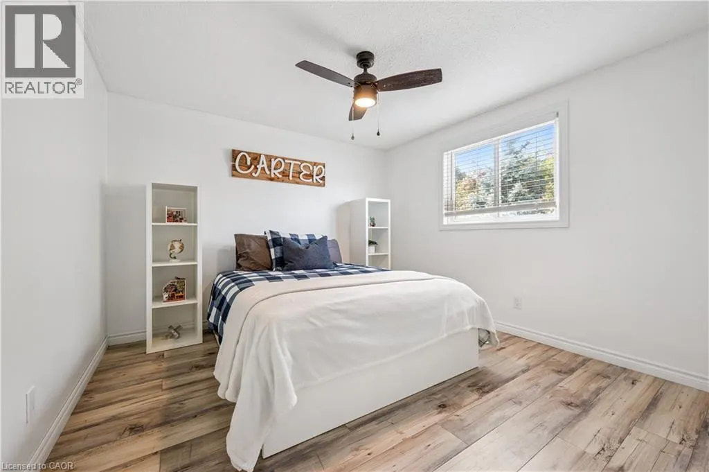 10 BROKEN OAK Crescent