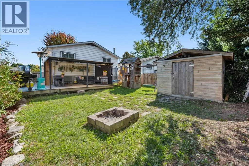 10 BROKEN OAK Crescent