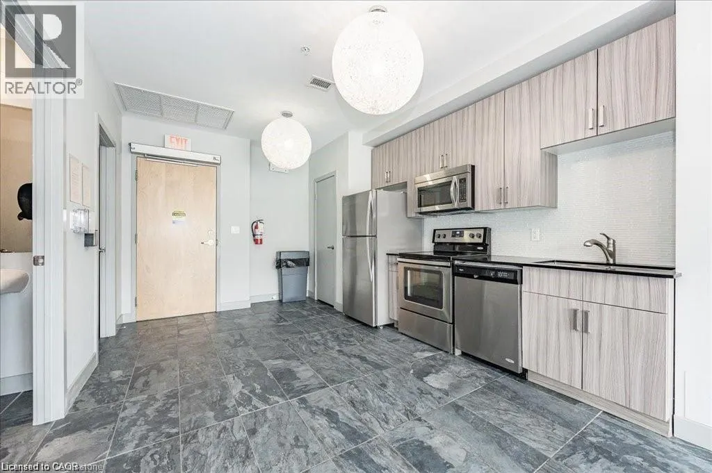 1 VICTORIA Street S Unit# 811, #811