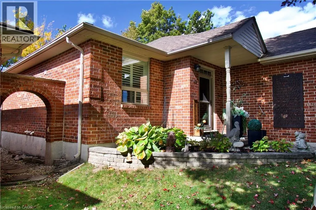 42 GREENTRAIL Drive