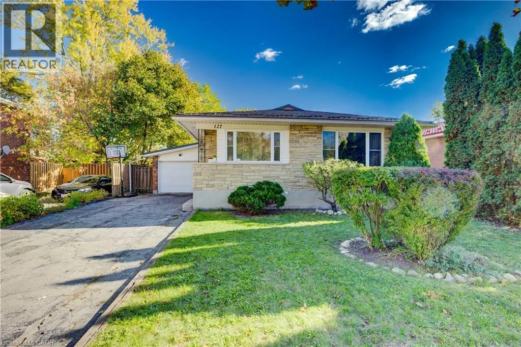 127 JANSEN Avenue