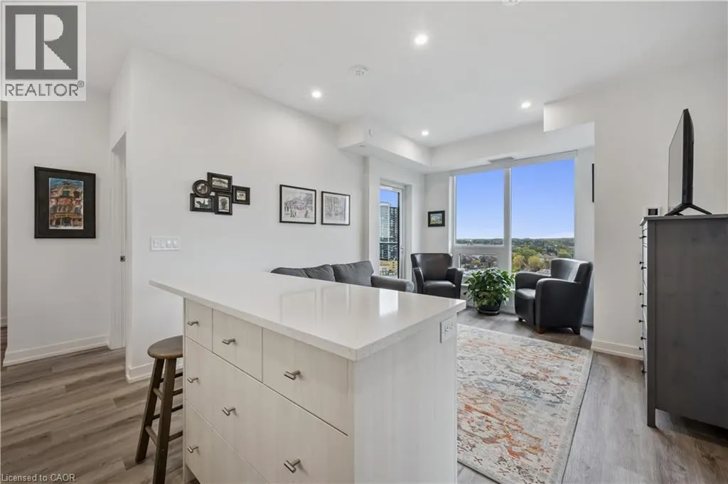 15 WELLINGTON Street S Unit# 909, #909