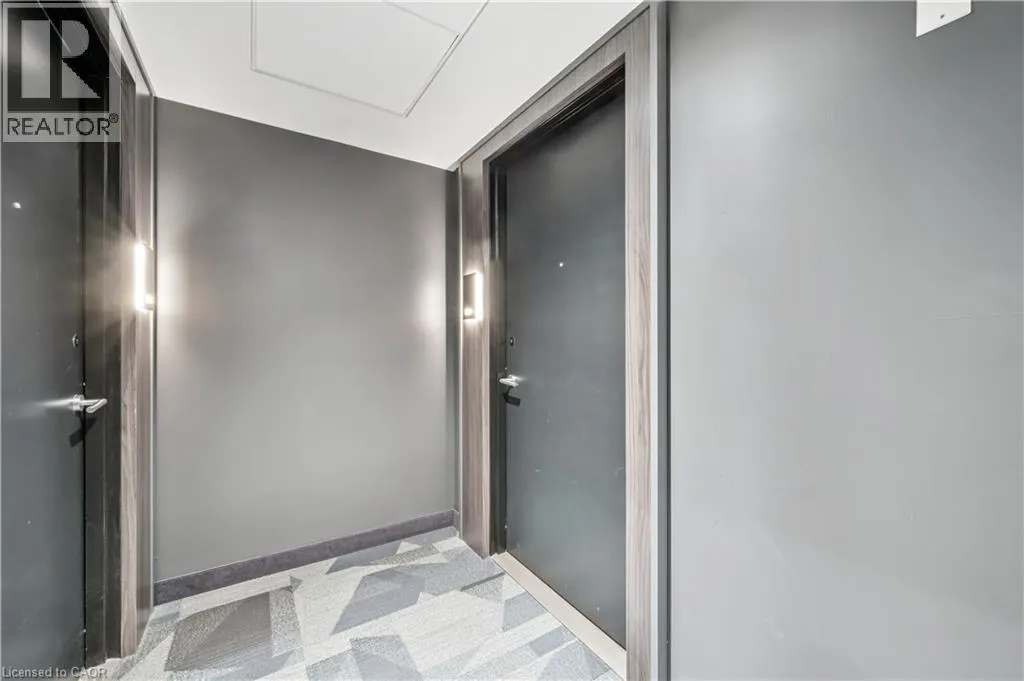 15 WELLINGTON Street S Unit# 909, #909