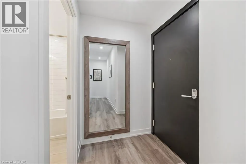 15 WELLINGTON Street S Unit# 909, #909