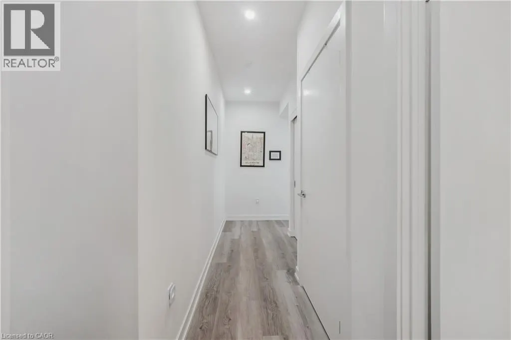 15 WELLINGTON Street S Unit# 909, #909