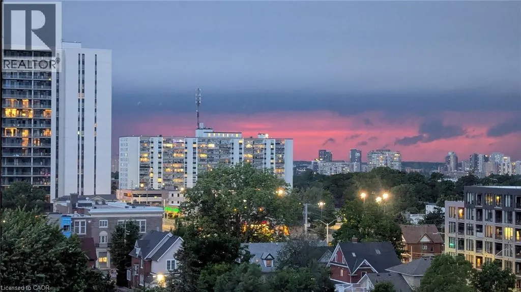 15 WELLINGTON Street S Unit# 909, #909