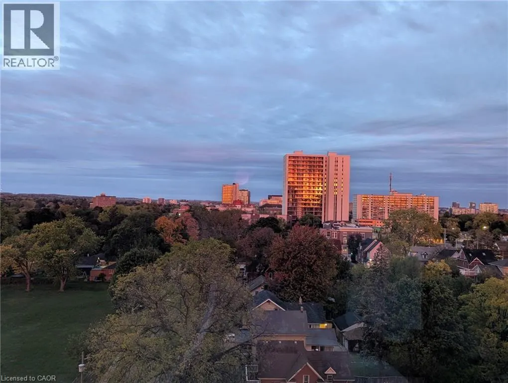 15 WELLINGTON Street S Unit# 909, #909