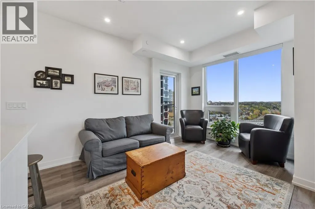 15 WELLINGTON Street S Unit# 909, #909
