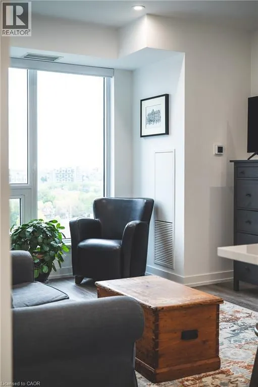 15 WELLINGTON Street S Unit# 909, #909