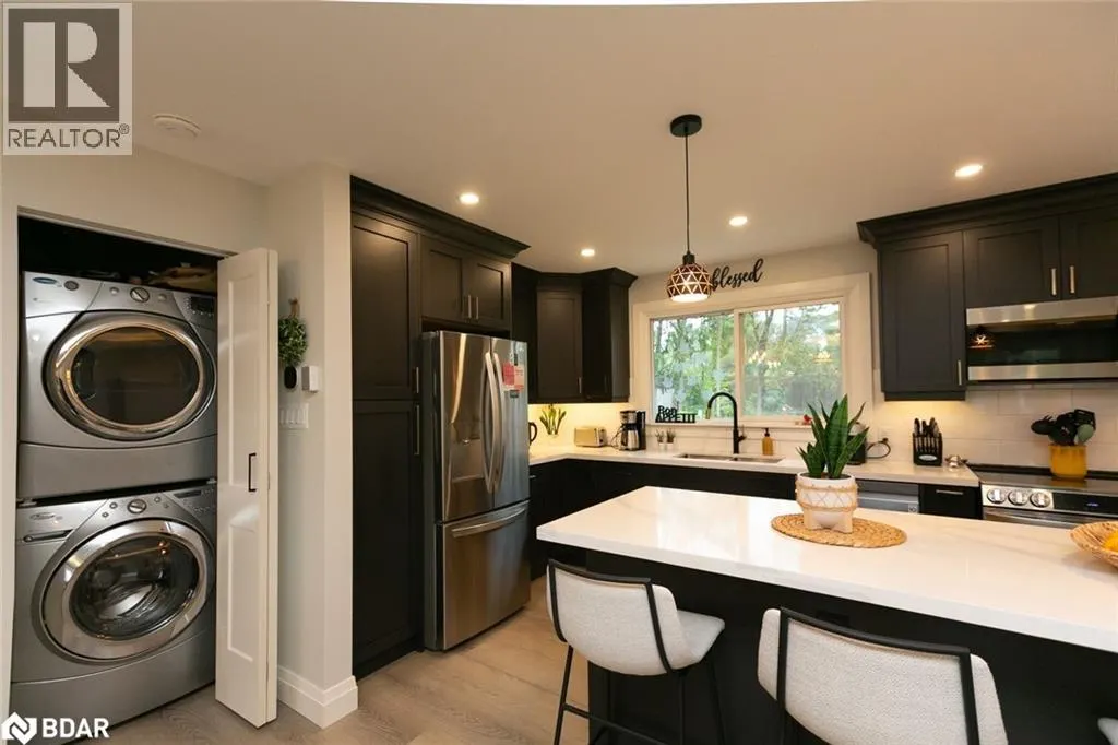 20 OTTAWAY Avenue Unit# Upper, #Upper