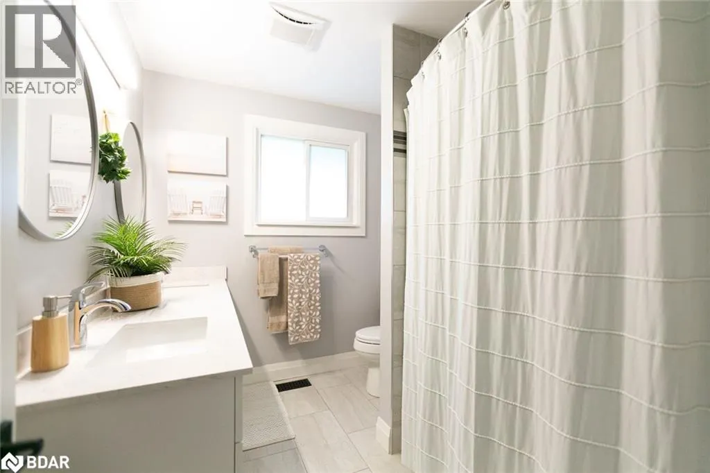 20 OTTAWAY Avenue Unit# Upper, #Upper
