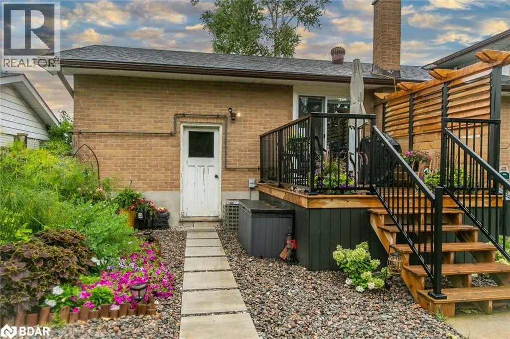 20 OTTAWAY Avenue Unit# Upper, #Upper