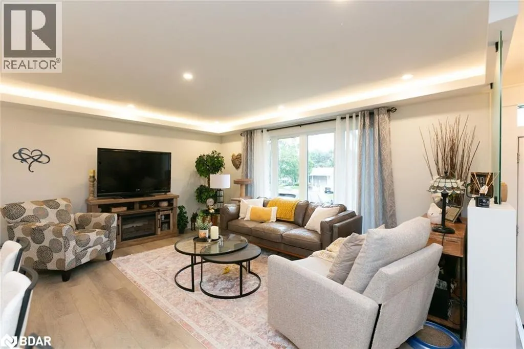 20 OTTAWAY Avenue Unit# Upper, #Upper
