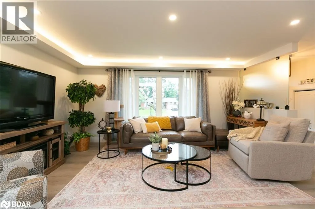 20 OTTAWAY Avenue Unit# Upper, #Upper