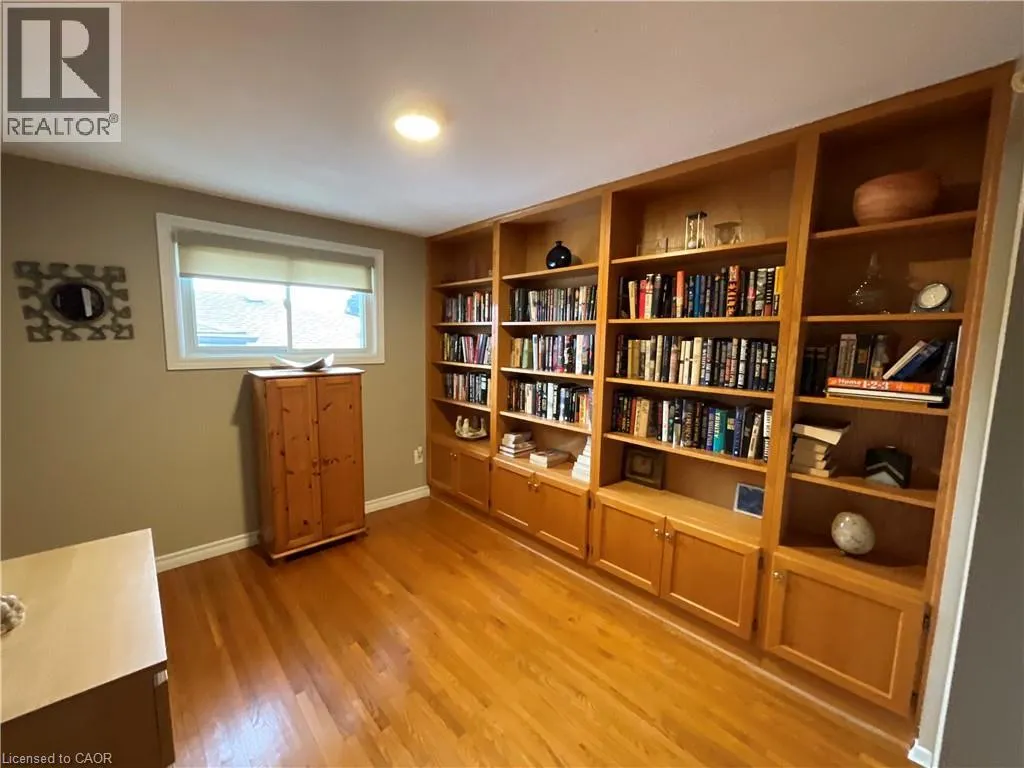 52 GARDINER Drive