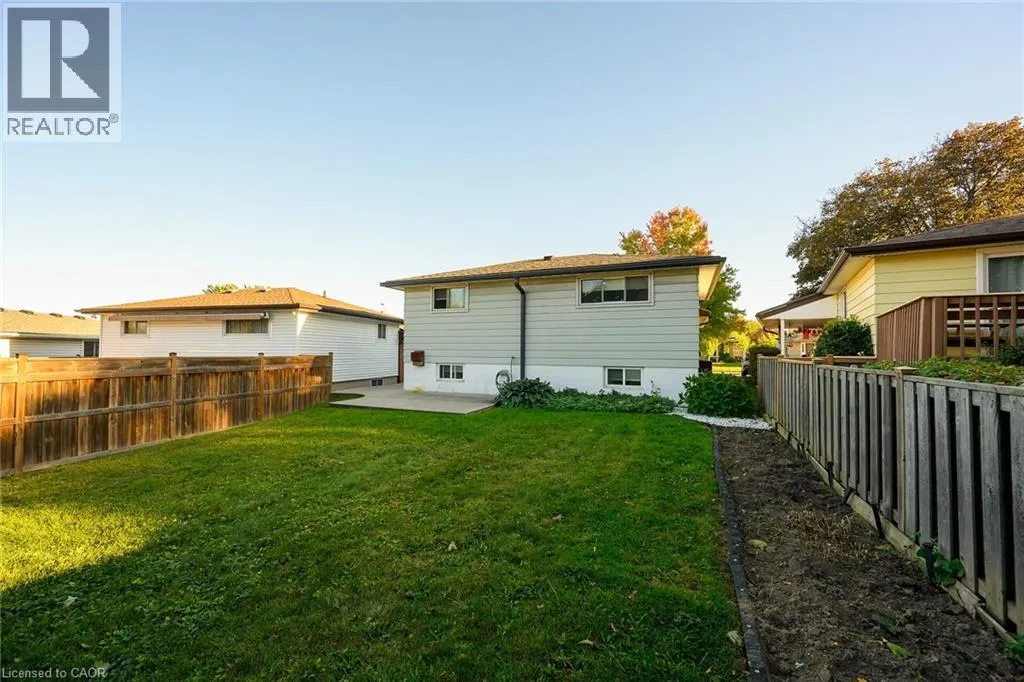 52 GARDINER Drive