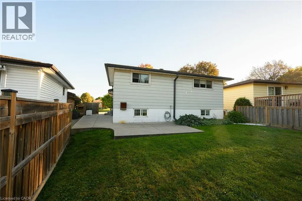 52 GARDINER Drive