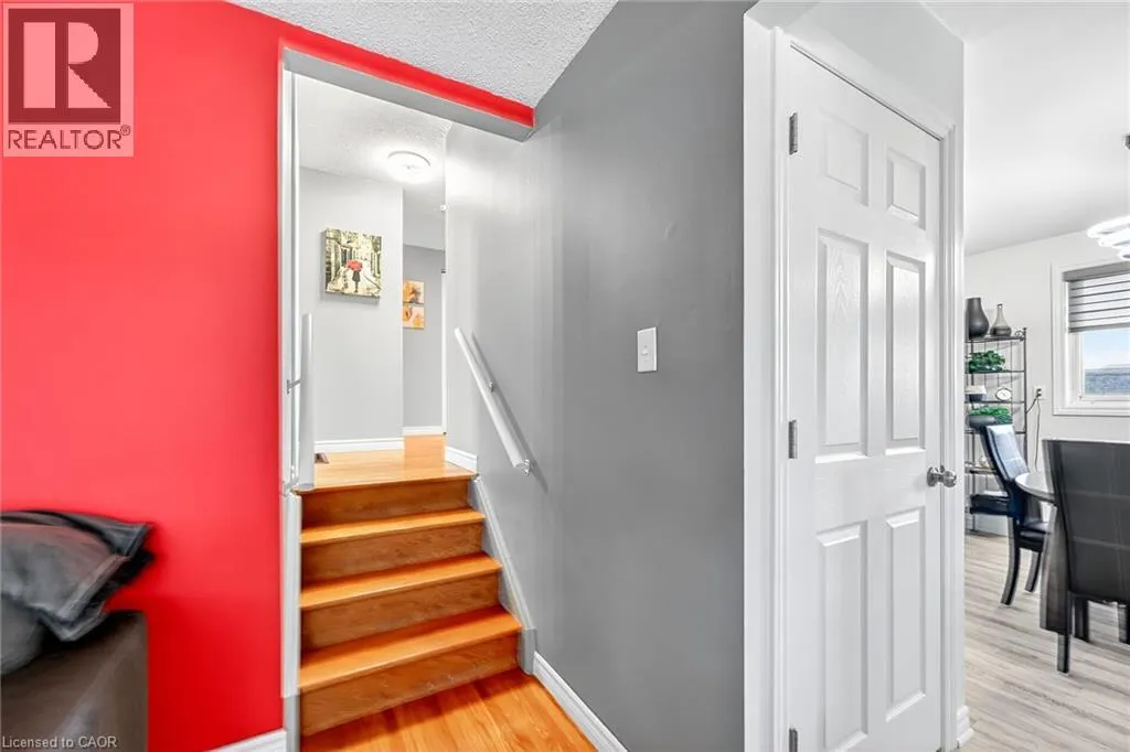 52 GARDINER Drive