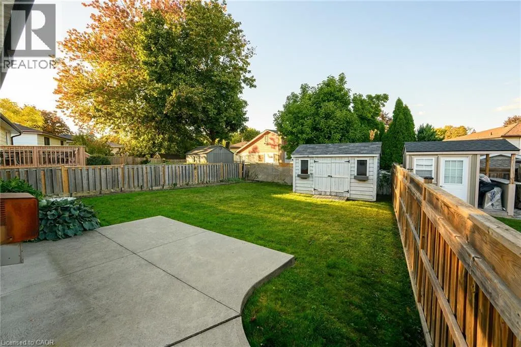 52 GARDINER Drive