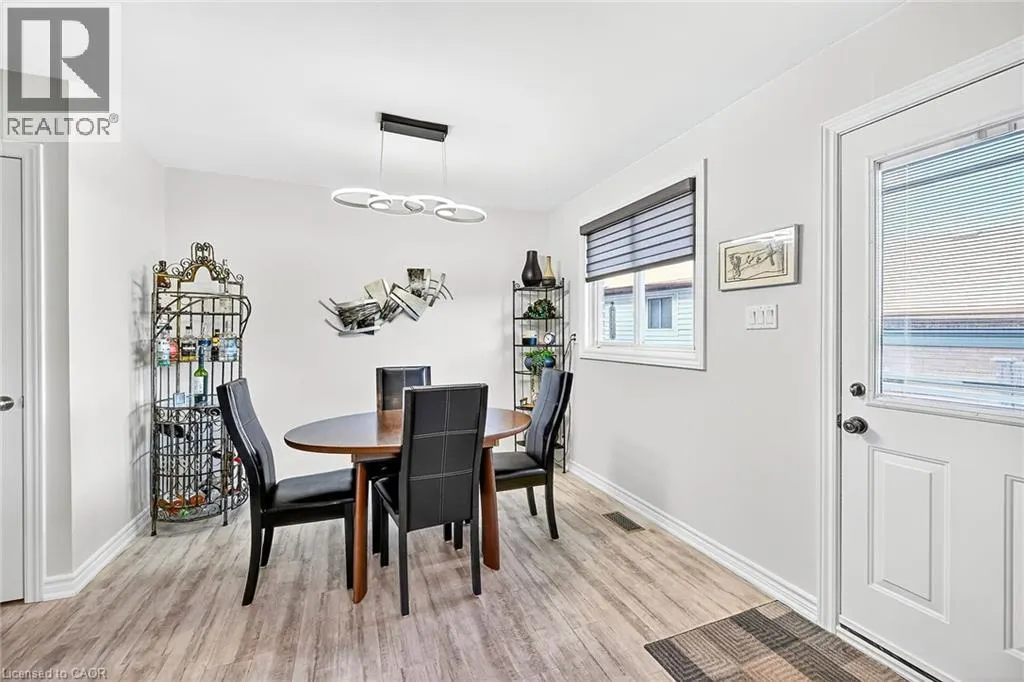 52 GARDINER Drive