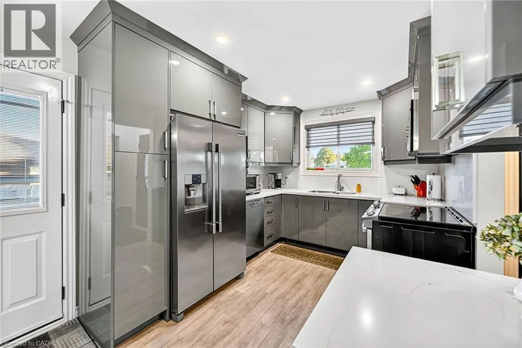 52 GARDINER Drive