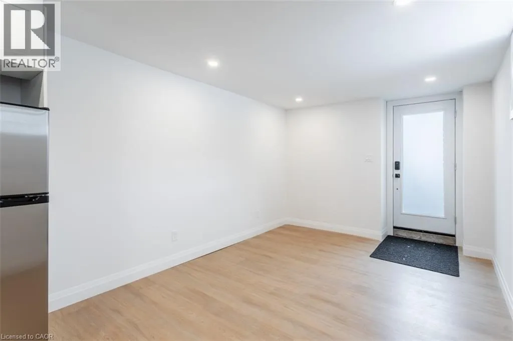 113 CATHARINE Street N Unit# 4, #4