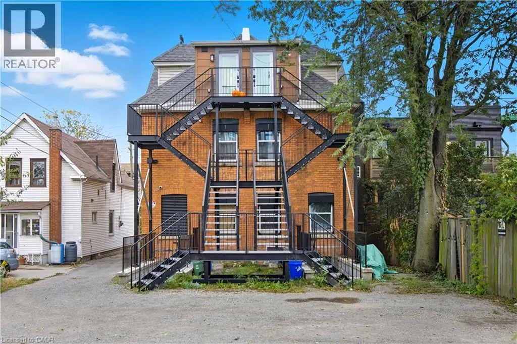 113 CATHARINE Street N Unit# 4, #4