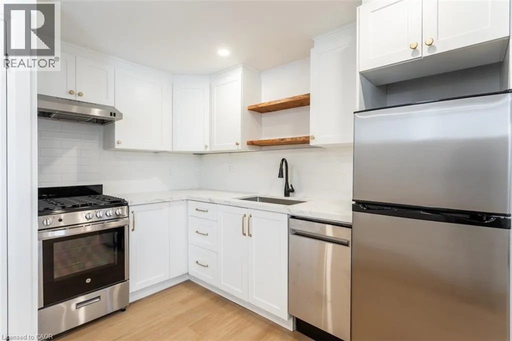 113 CATHARINE Street N Unit# 4, #4