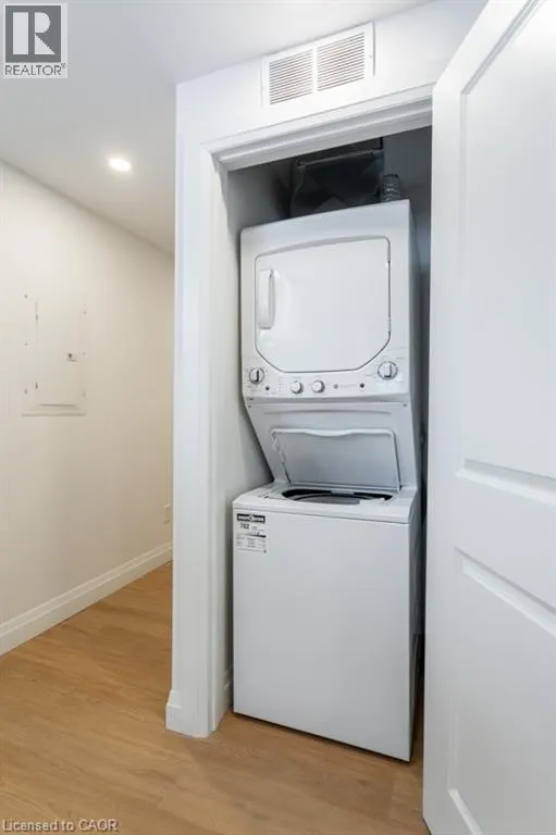 113 CATHARINE Street N Unit# 4, #4