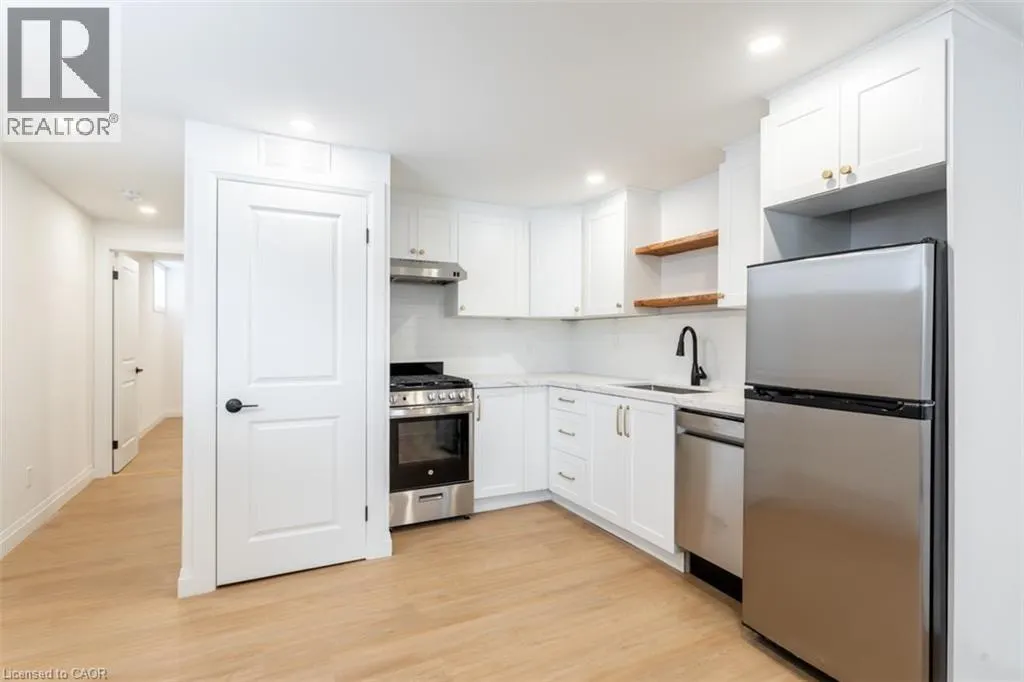 113 CATHARINE Street N Unit# 4, #4