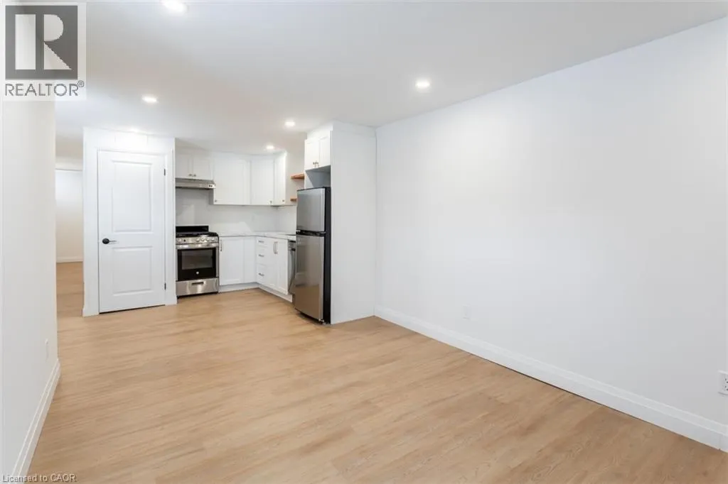 113 CATHARINE Street N Unit# 4, #4