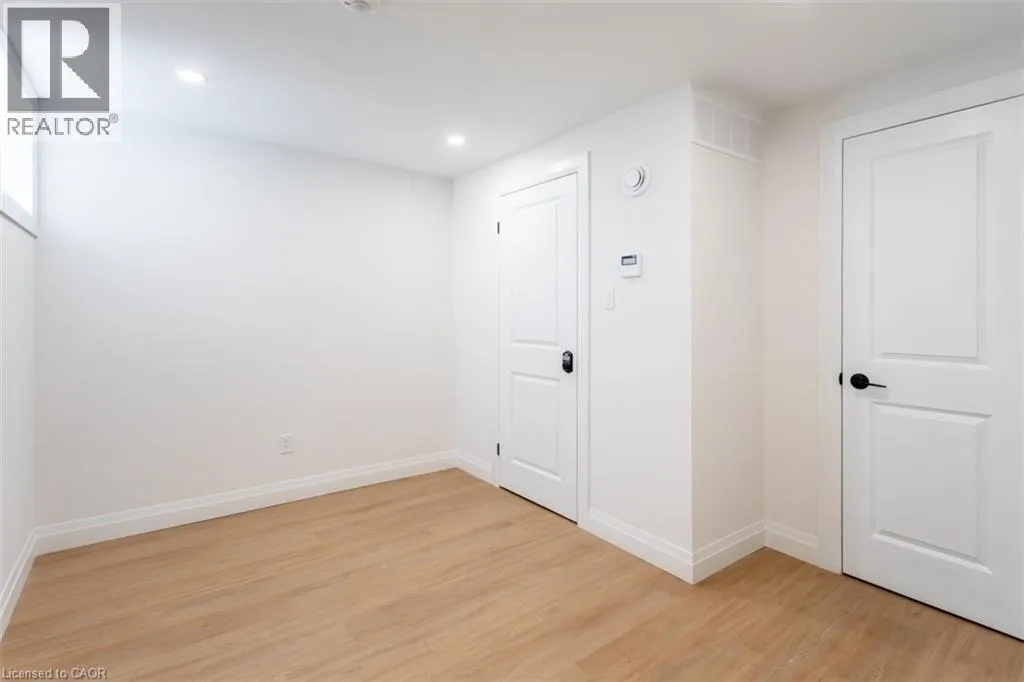 113 CATHARINE Street N Unit# 4, #4